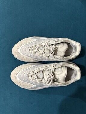 Adidas Ozelia White Women’s US 6 / EU 38 2/3 Original Sneakers
